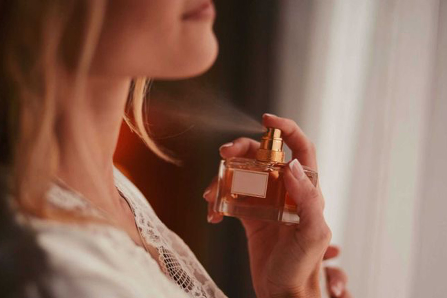 همه‌چیز درباره عطرها (Perfumes): دنیایی از رایحه و احساس