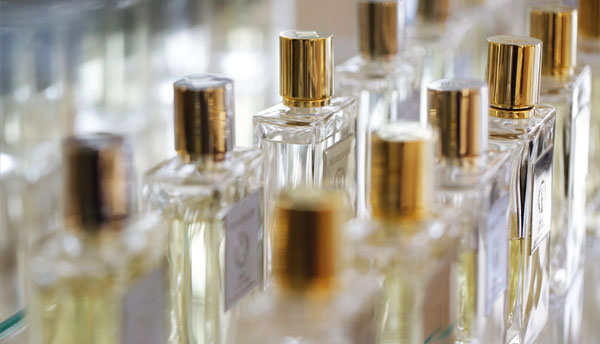 عطر: هنر، علم و دنیای رایحه‌ها